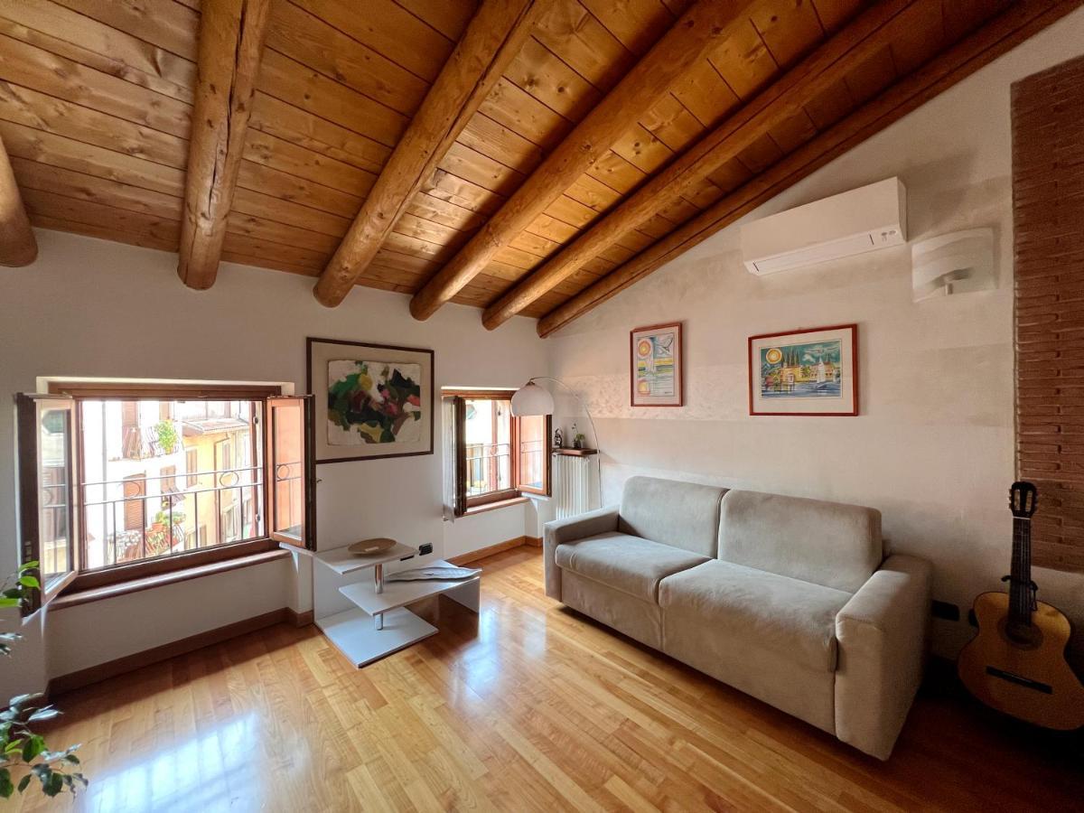 Casa Cele Garde